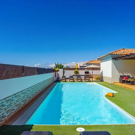 Maca By * كوراليهو